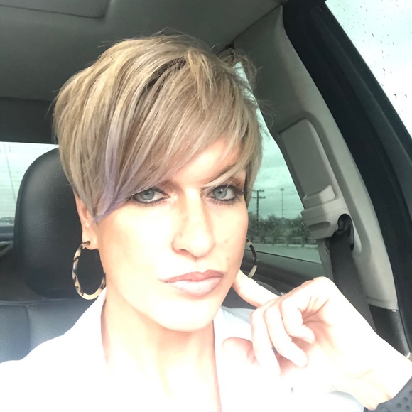 Meet your Posher, Jessica - Picture 1 of 1